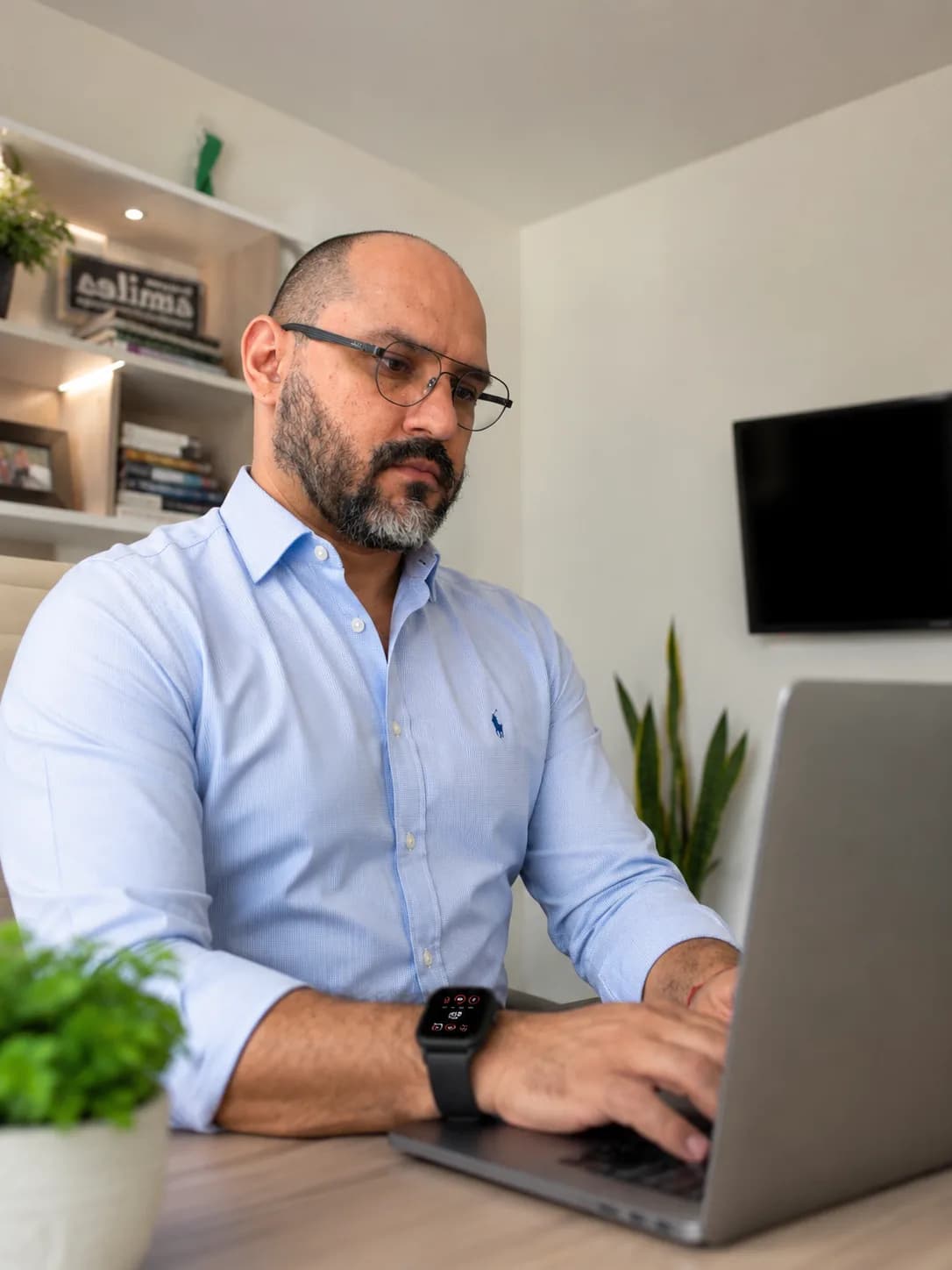 José David Duarte, asesor de visas